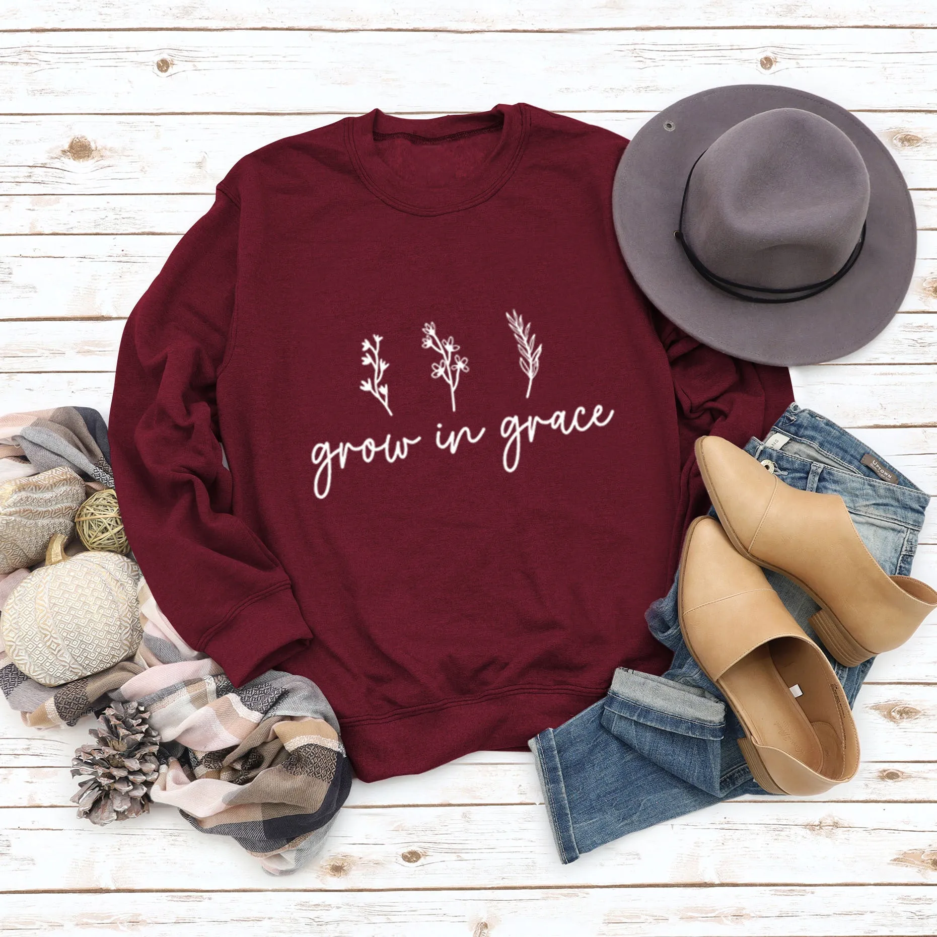 Grow In Grace Lettering Fashion Women's Long-sleeved Crewneck Sweatshirt