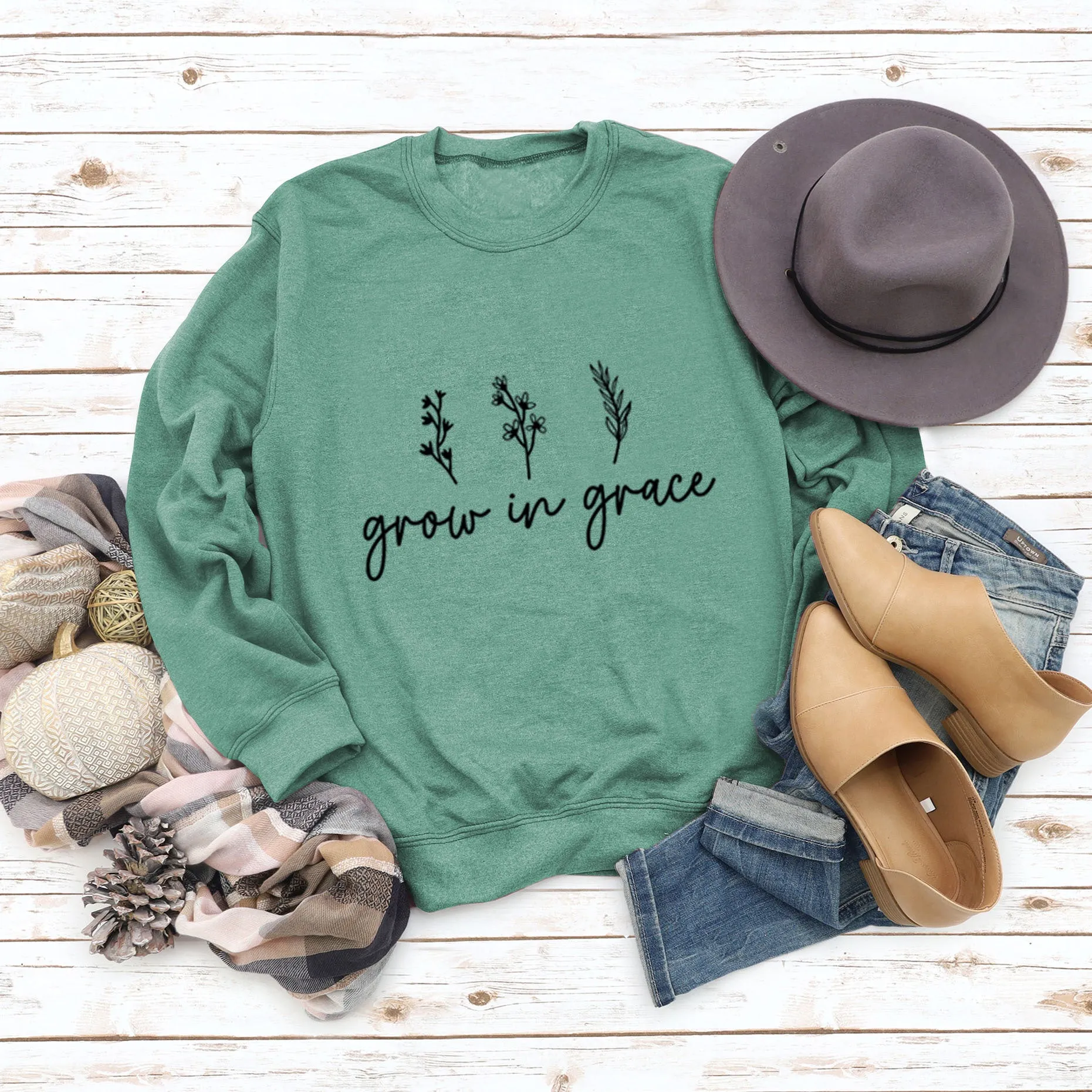 Grow In Grace Lettering Fashion Women's Long-sleeved Crewneck Sweatshirt