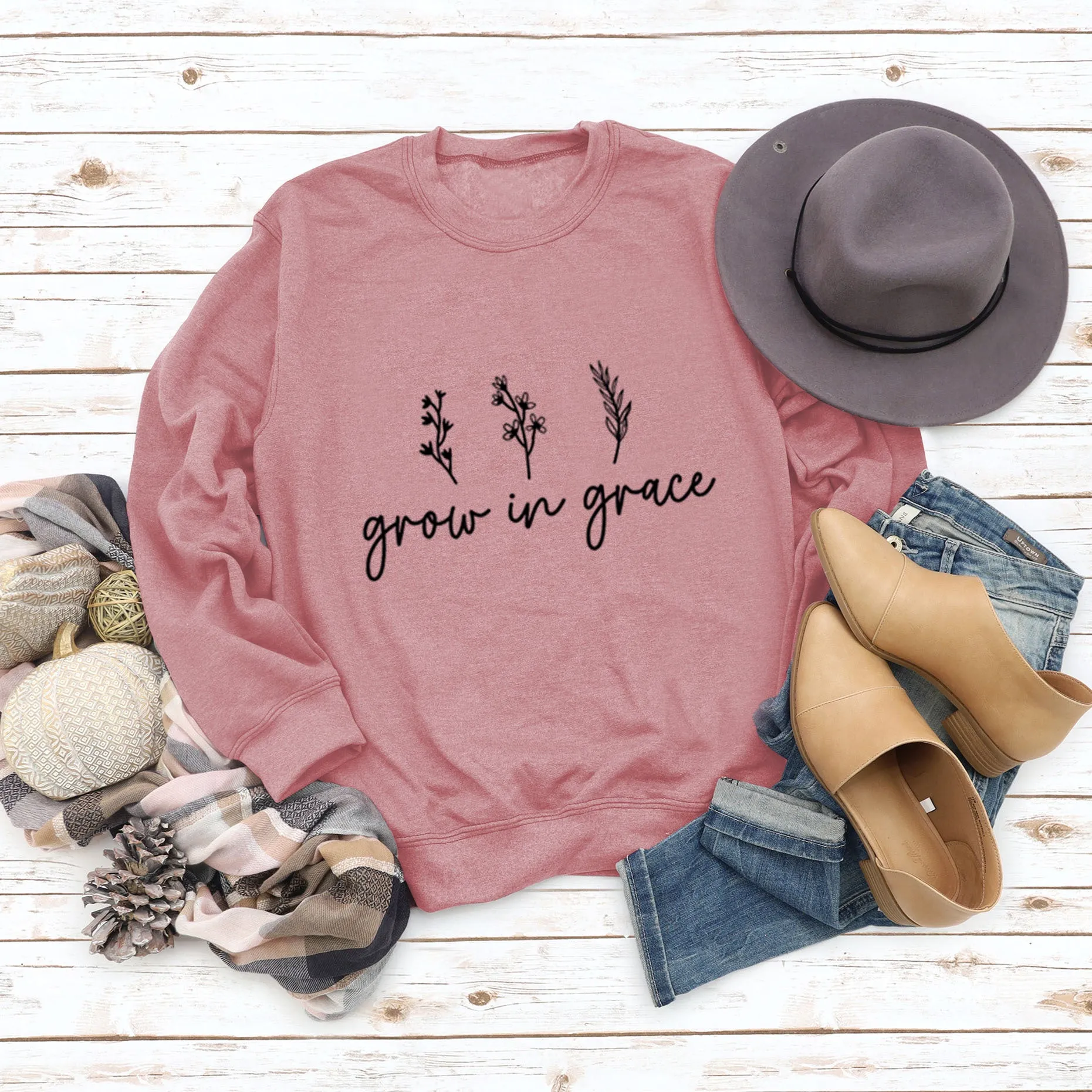 Grow In Grace Lettering Fashion Women's Long-sleeved Crewneck Sweatshirt