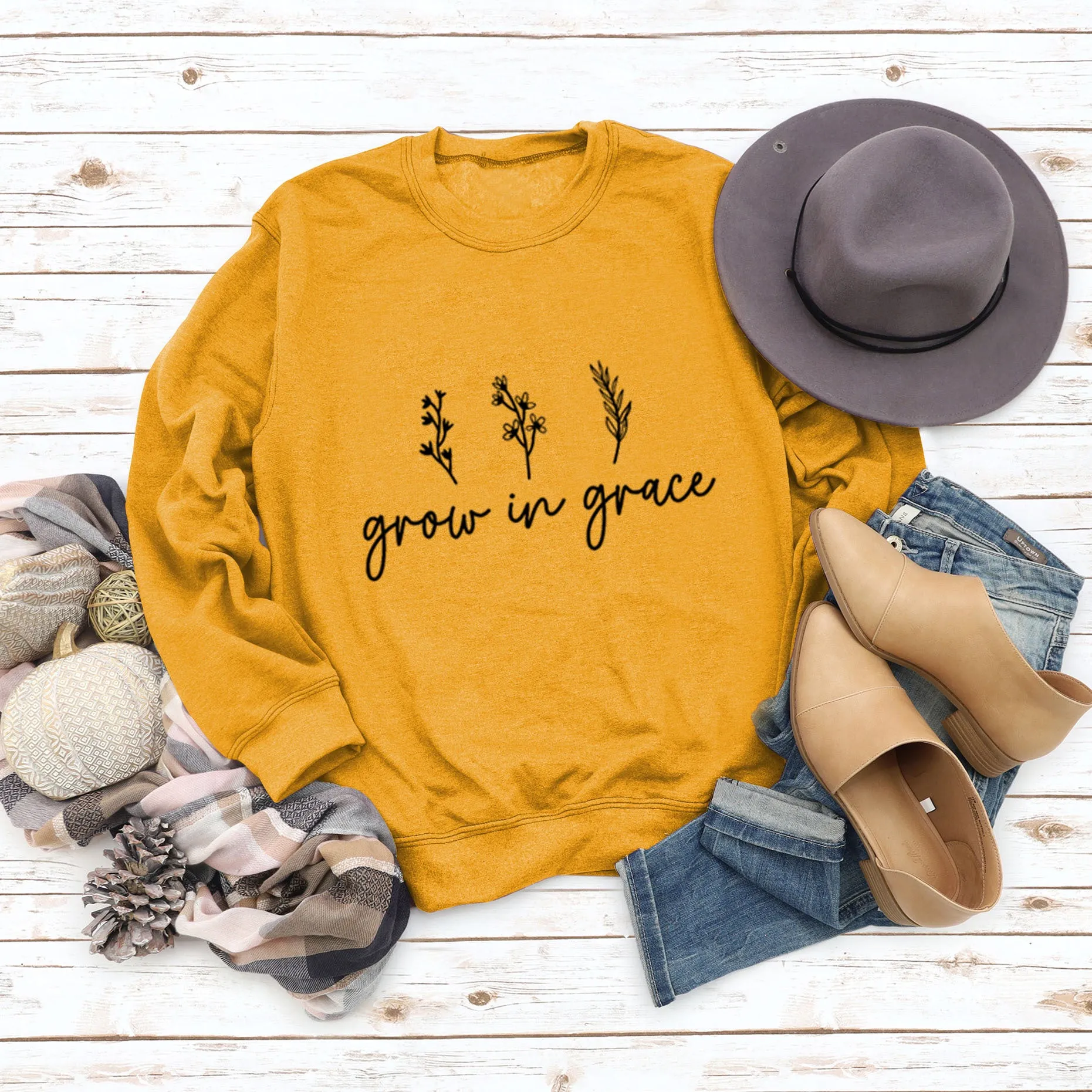 Grow In Grace Lettering Fashion Women's Long-sleeved Crewneck Sweatshirt