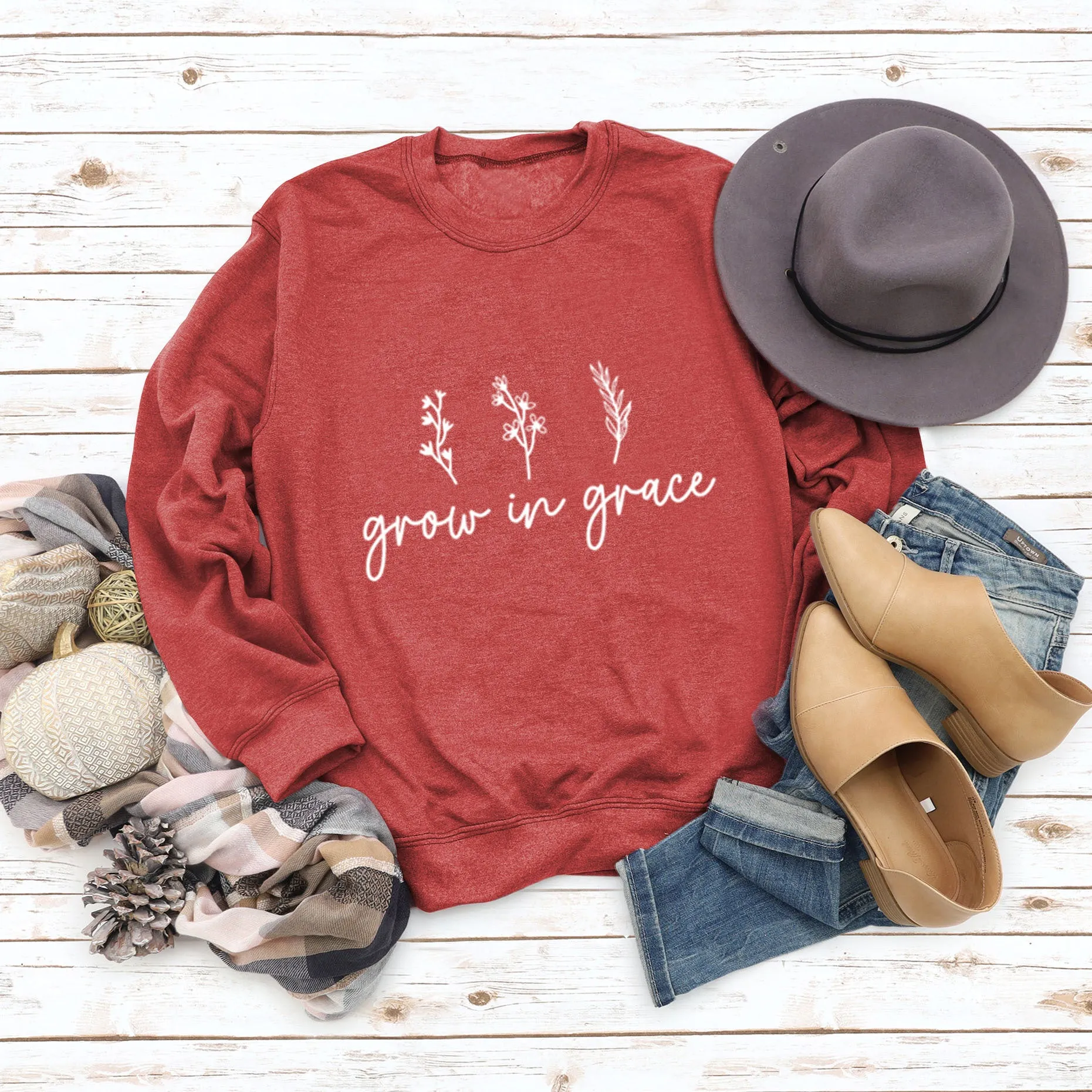 Grow In Grace Lettering Fashion Women's Long-sleeved Crewneck Sweatshirt